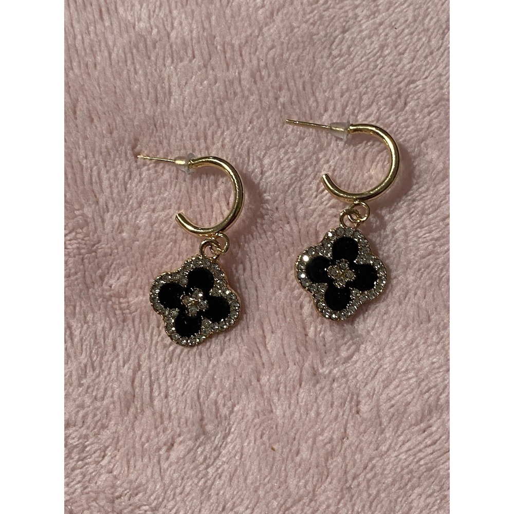 NWT  Black & Clear Rhinestone Drop Leaf Clover Earrings Gold Tone By Belleza